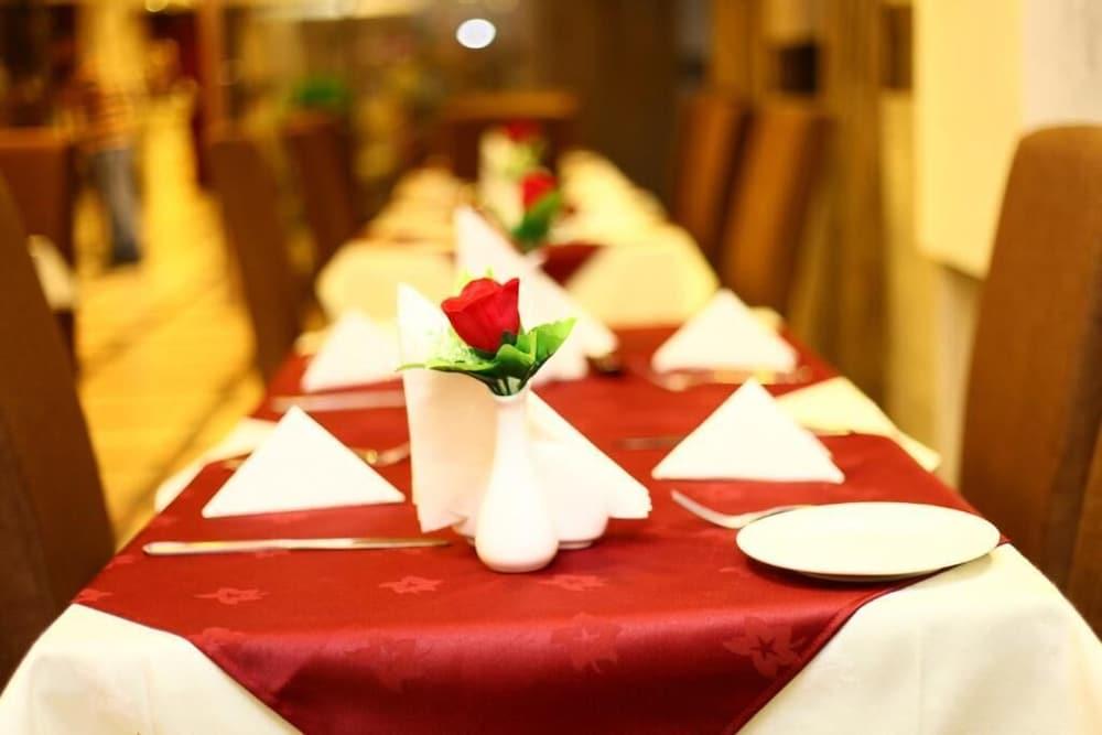 Saffron Hotel Дубай Екстер'єр фото